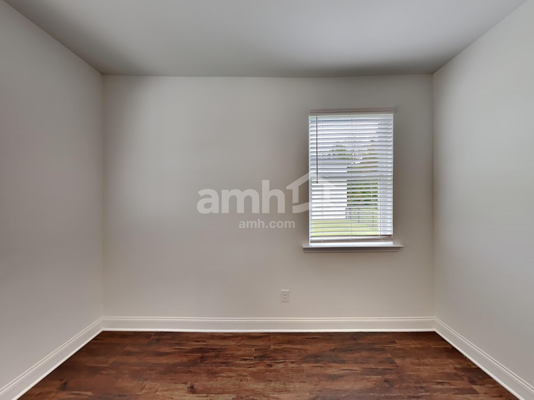 Building Photo - 138 Spruce Cir