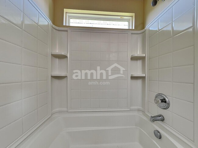 Building Photo - 533 Wrayhill Dr