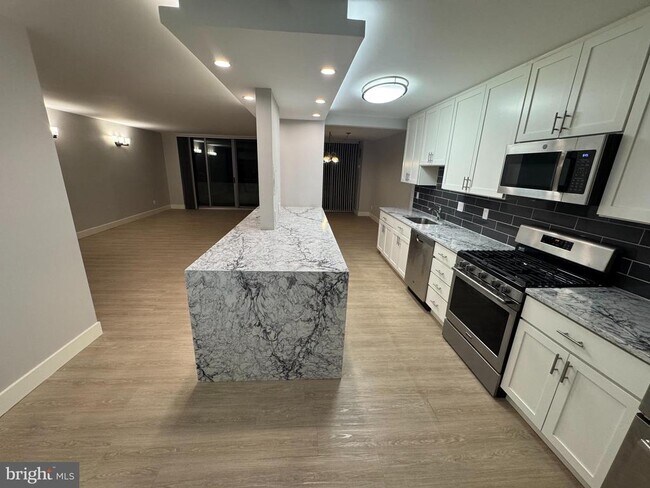 Building Photo - 5101 RIVER Rd