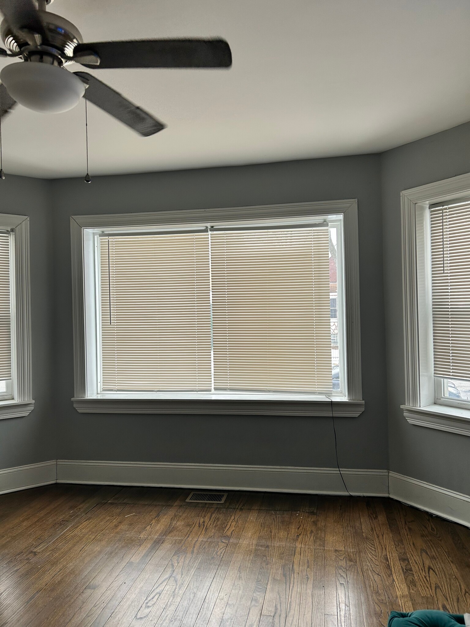 Building Photo - 8549 S Aberdeen St