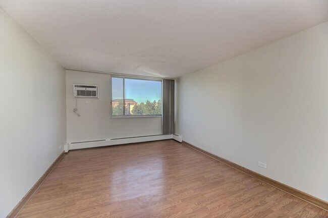 Building Photo - 2200 S Stewart Ave