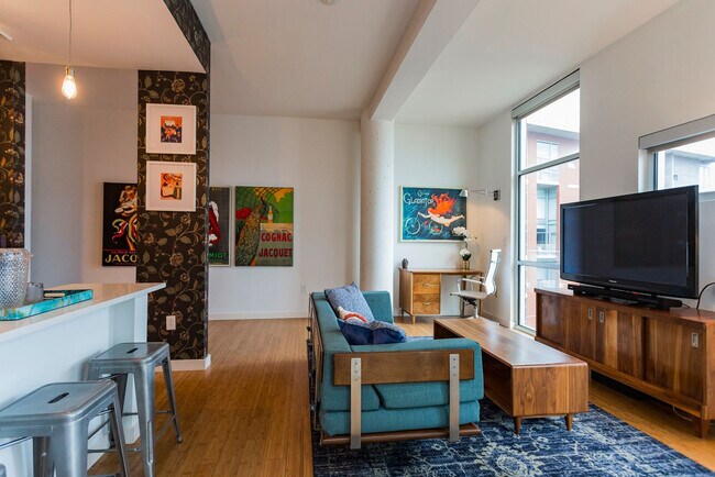 Building Photo - 2115 Yeaman Pl