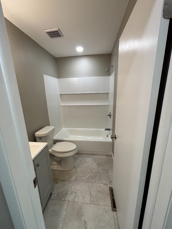 Building Photo - 850 Rood Dr