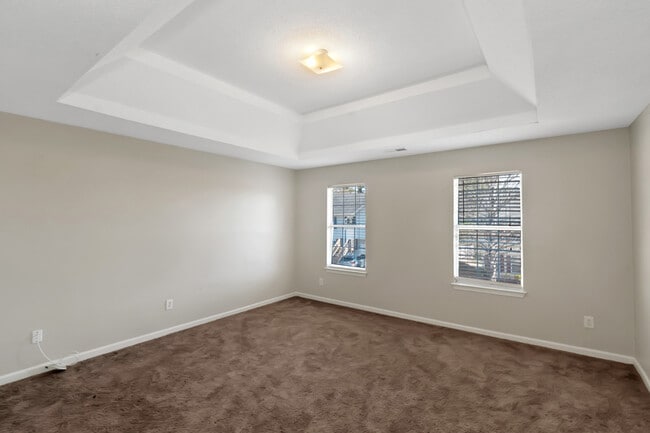 Building Photo - 2921 Russ Ln