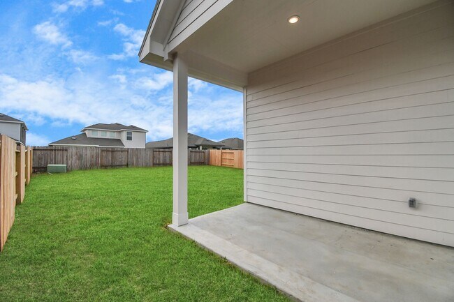 Building Photo - The Willow – Elevated Living with Space, S...