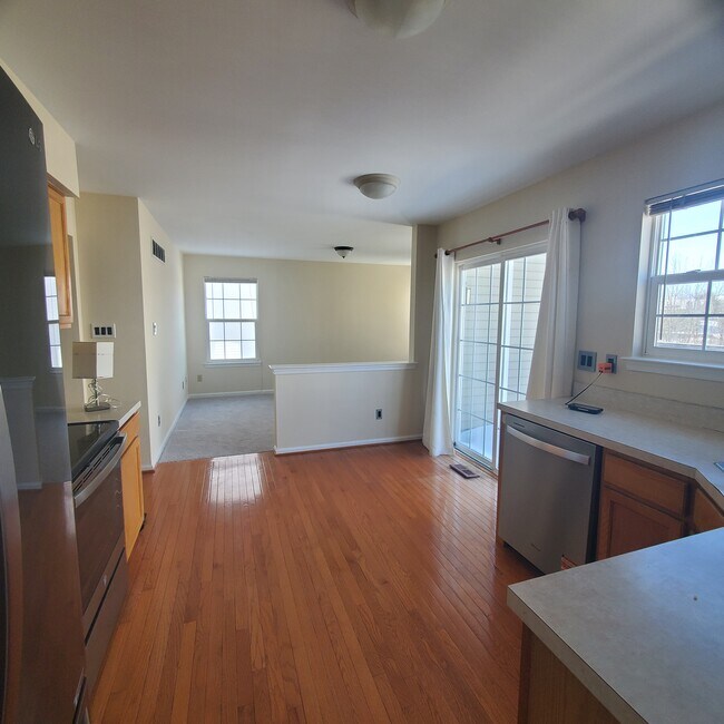 Building Photo - 906 Hamilton Rd