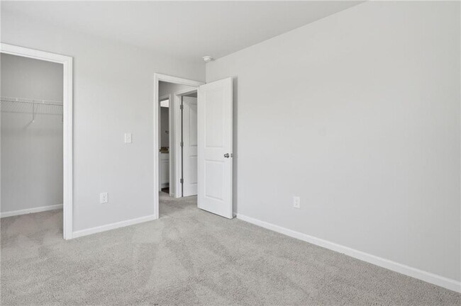 Building Photo - 157 Vlg Grn Dr NW