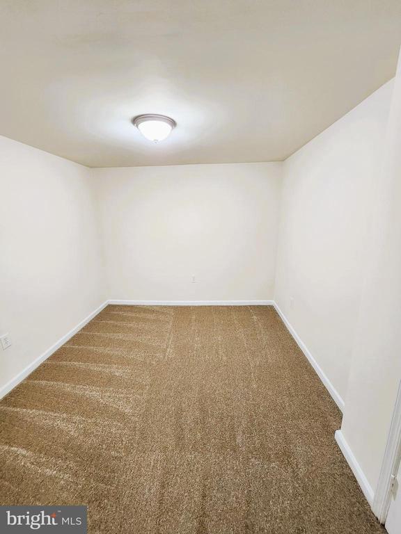 Building Photo - 2077 Pilgrim Dr
