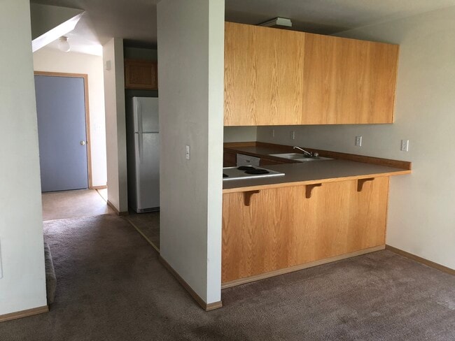 Building Photo - 5475 Glenridge Way