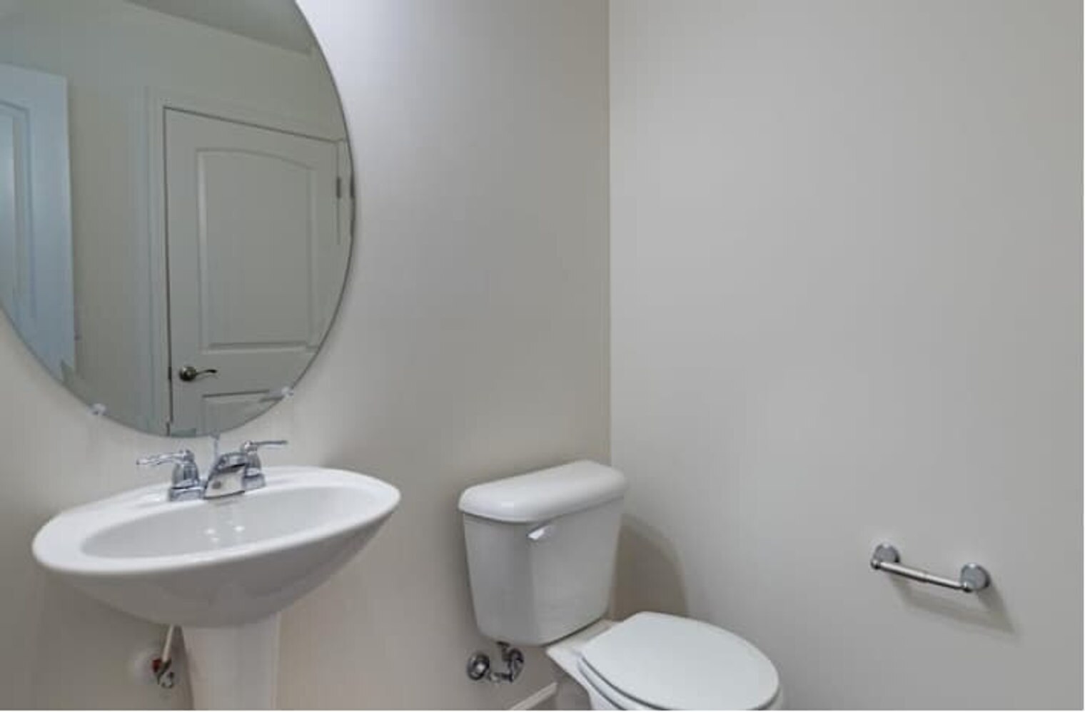 Building Photo - 219 Socket St