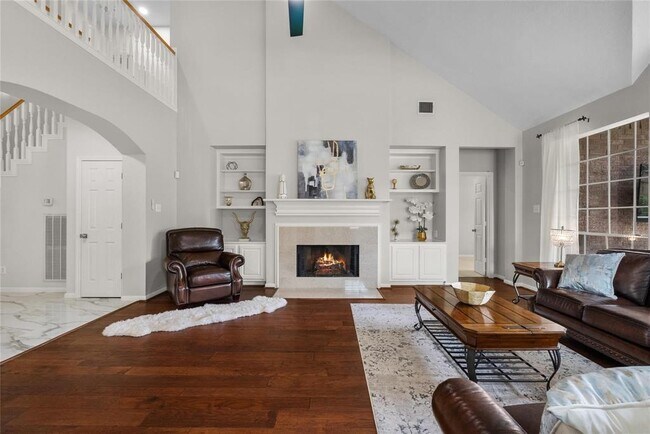 Building Photo - 15806 Virginia Fern Way