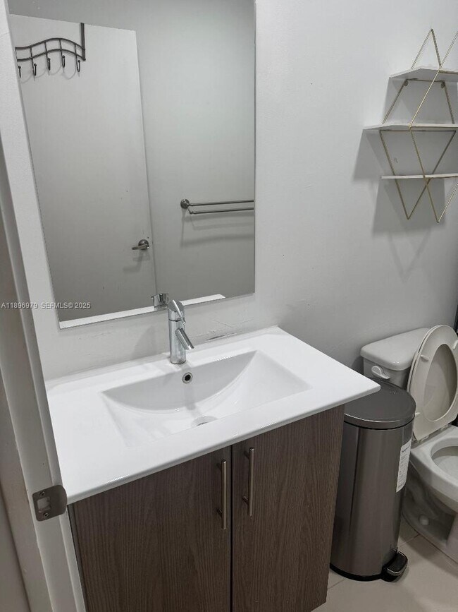 Building Photo - 1152 NW 2nd St