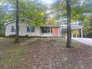 Building Photo - 3BR/2BA Home