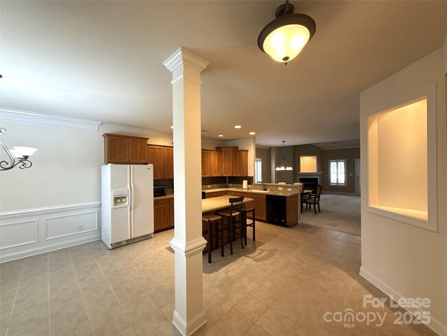 Building Photo - 7032 Ladys Secret Dr