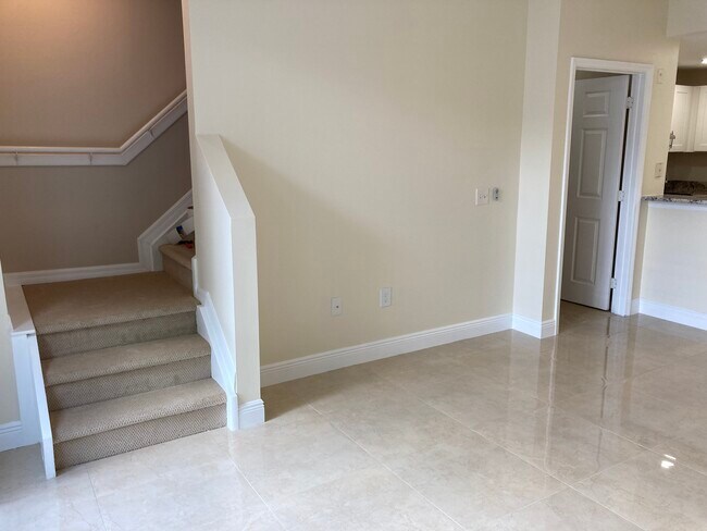 Living Room - 2001 SE 10th Ave