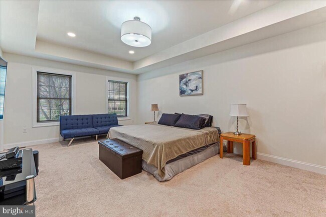 Building Photo - 321 Middletown Rd