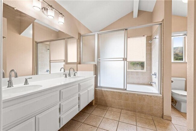 Building Photo - 1260 Highcliff Cir