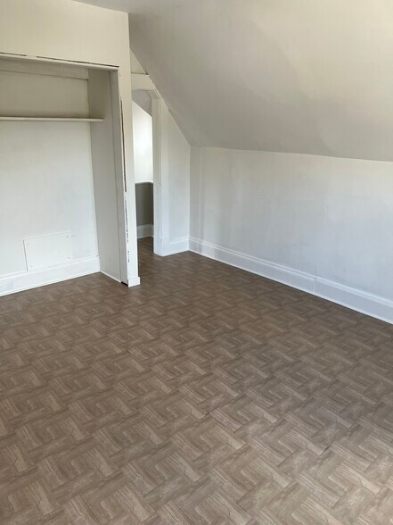 Building Photo - 95 Craighead St