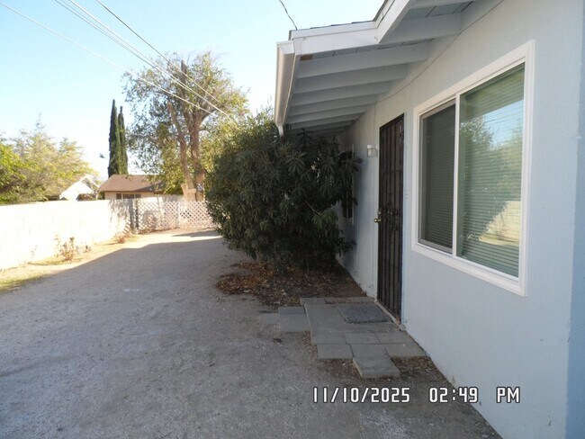 Building Photo - 5004