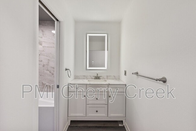 Building Photo - 8773 Chase Dr