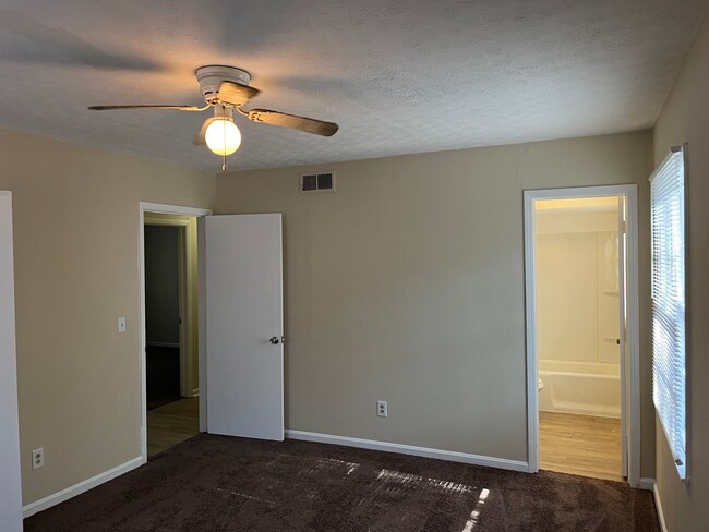 Building Photo - **UPCOMING**3 bedroom / 2 bathroom Home fo...