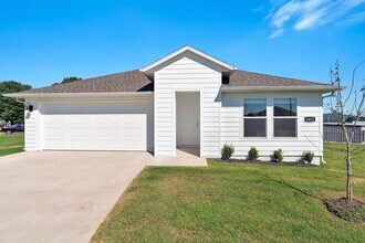 Building Photo - Brand-New 4 Bedroom +office in Prairie Gro...