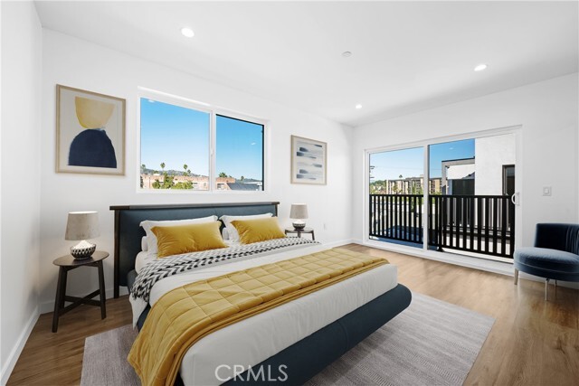 Building Photo - 1342 N Kingsley Dr