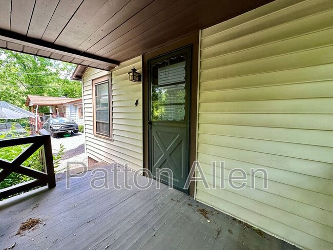 Building Photo - 4 Arbutus Rd