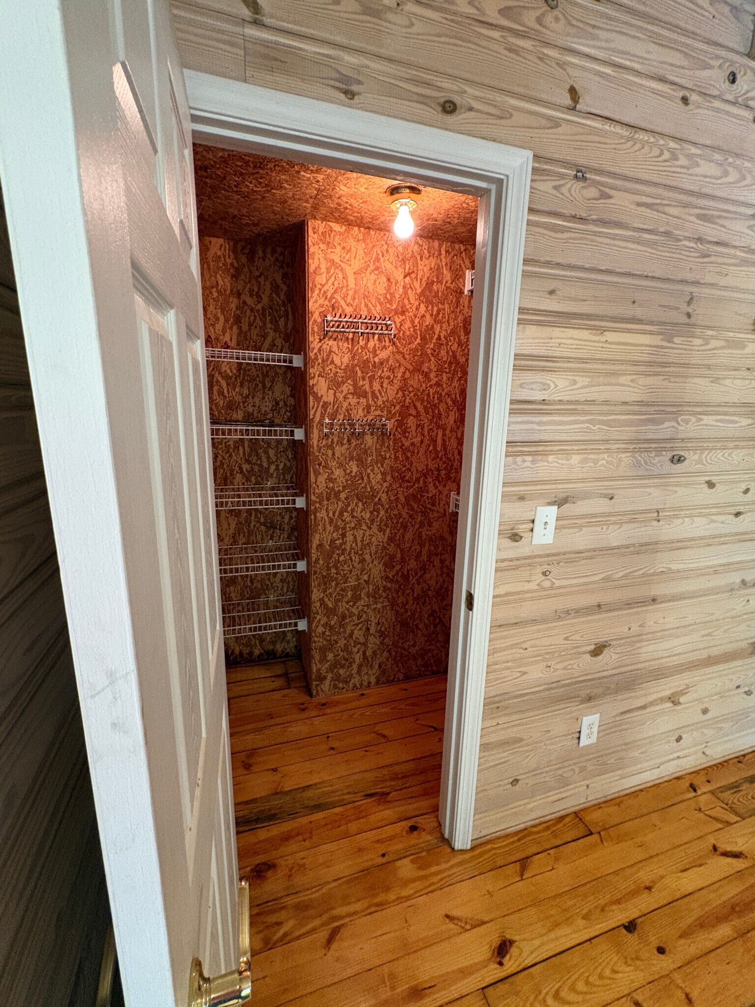 Master bedroom walk-in closet - 86 Yonah Vw