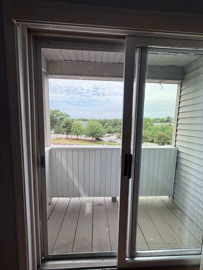 Building Photo - Deer Haven Preserve 2 bed, 1 bath 3rd floor unit