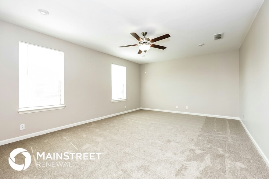 Building Photo - 2335 Shafer Dr