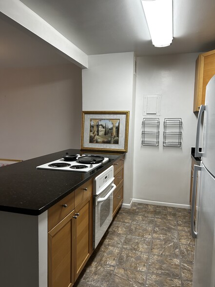 Primary Photo - 1435 4th St SW
