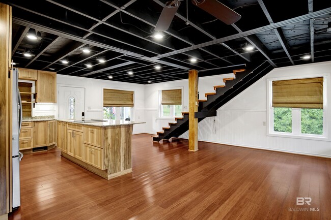 Building Photo - 18870 Highland Dr