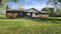 Building Photo - Large Brick Ranch near Cherokee Lake