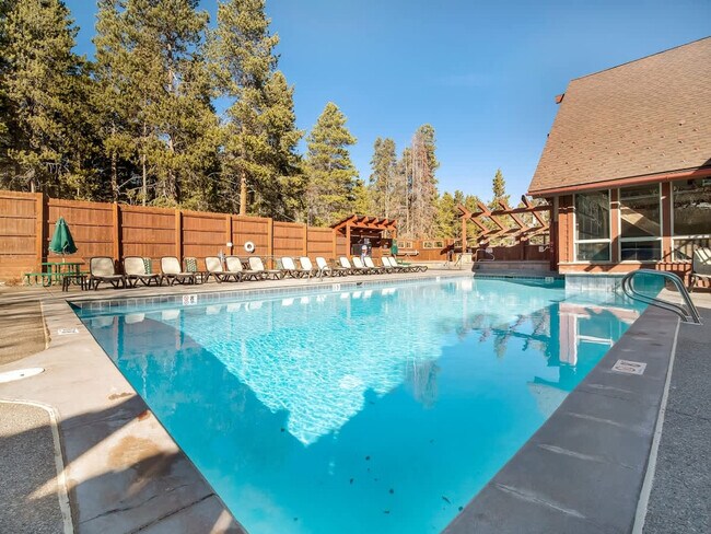 Building Photo - 455 Village Rd