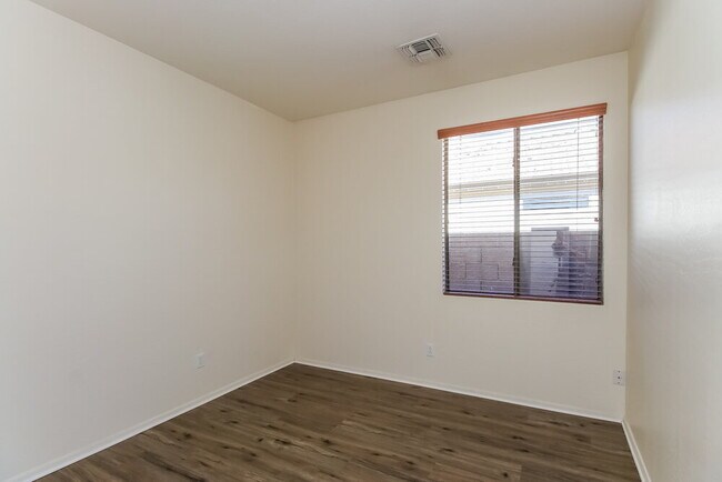 Building Photo - 6279 S Sunnyvale Ct