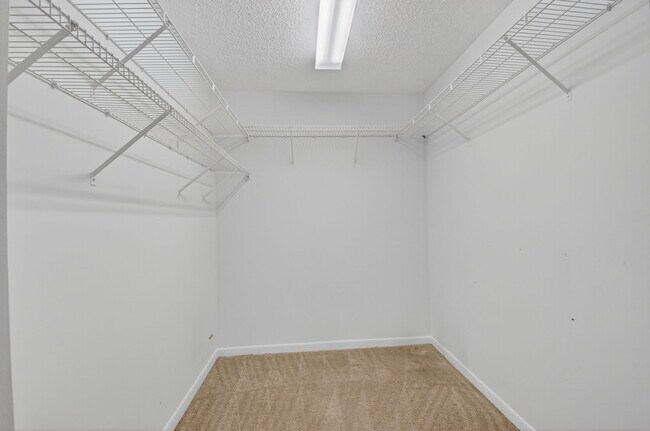 Building Photo - 5136 Floria Dr