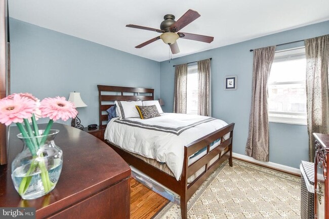 Building Photo - 629 S Henry St