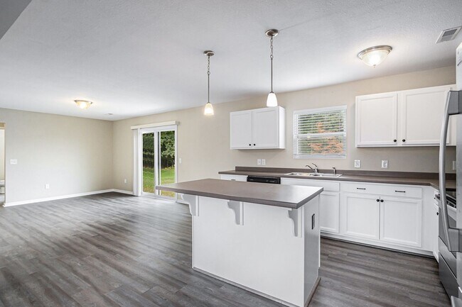 Building Photo - Newer 4 Bedroom for Lease