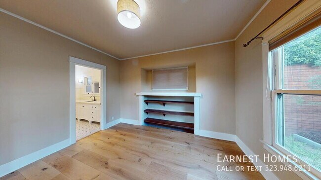 Building Photo - 2256 Ewing St