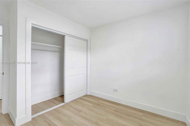 Building Photo - 1960 SW 68th Way