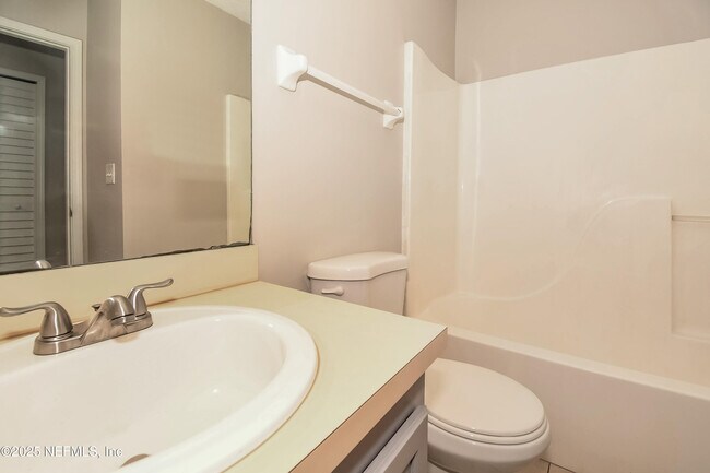 Building Photo - 5118 Somerton Ct