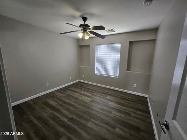 Building Photo - 25850 W Pleasant Ln
