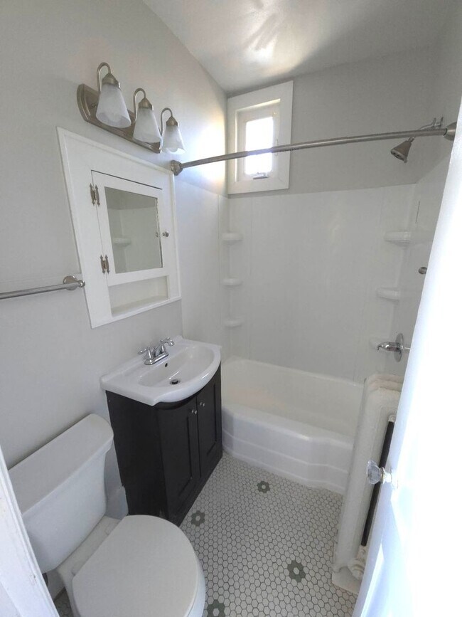 Building Photo - 21N Ferry Street