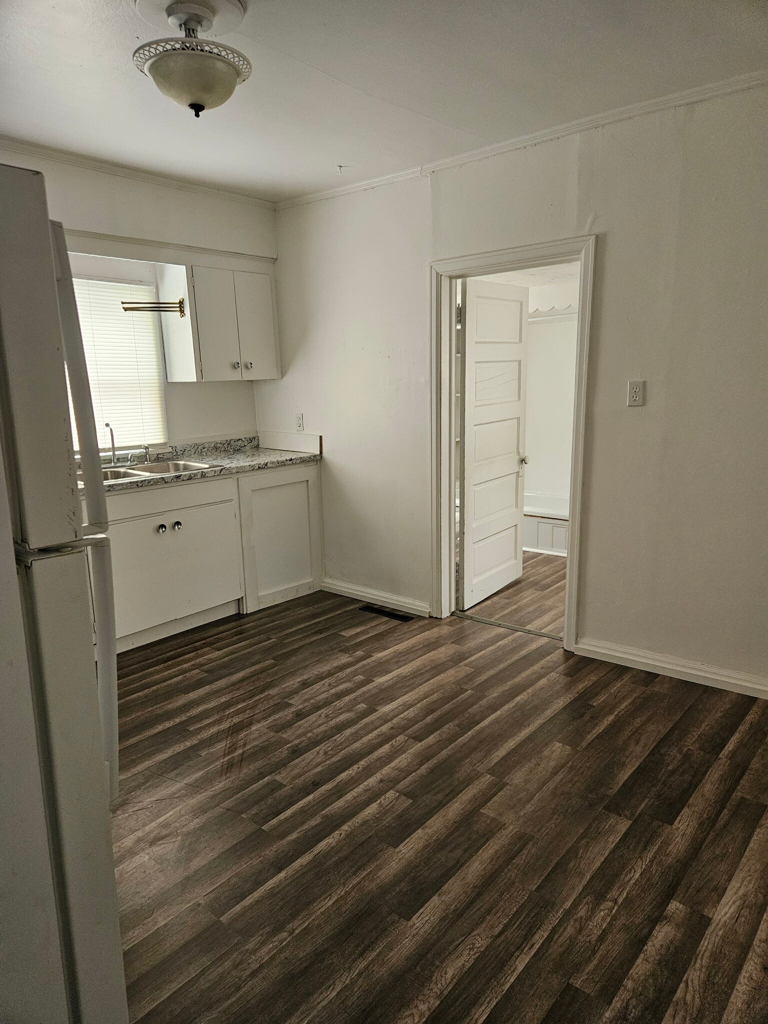 Building Photo - 1037 2nd St