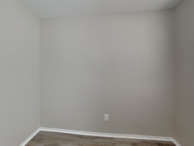 Building Photo - 20110 18th Fairway Dr