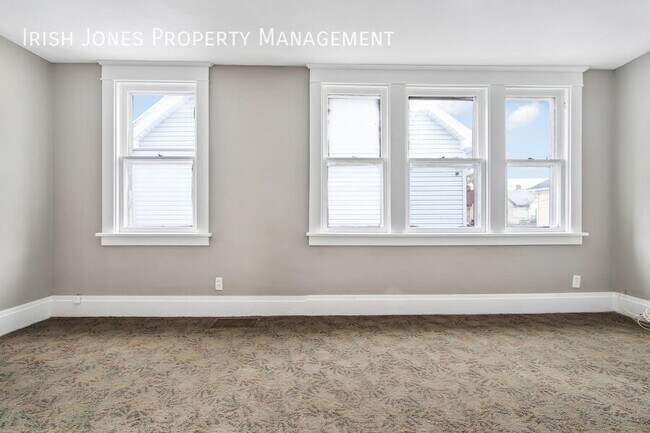 Building Photo - 175 Freund St