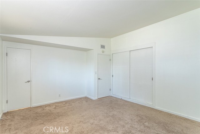 Building Photo - 1704 Labrador Dr