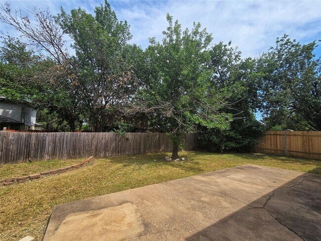 Building Photo - 1128 Brashear Ln