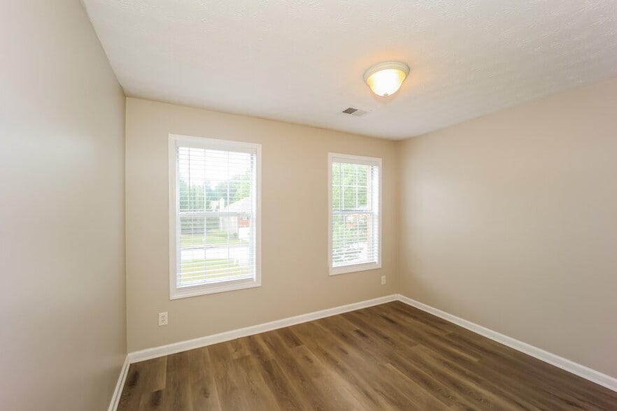 Building Photo - 2141 Silva Ct